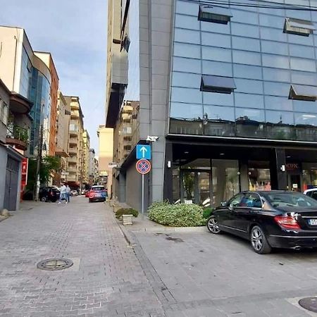 Bright & Lovely Apartment In The City Center Pristina Exterior photo