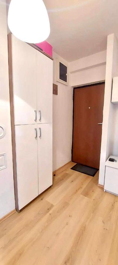Bright & Lovely Apartment In The City Center Pristina Exterior photo